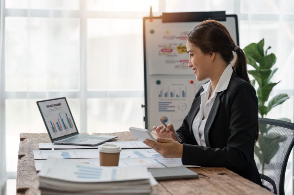 Umowa zlecenie, o dzieło czy etat – co jest korzystniejsze dla pracodawcy?